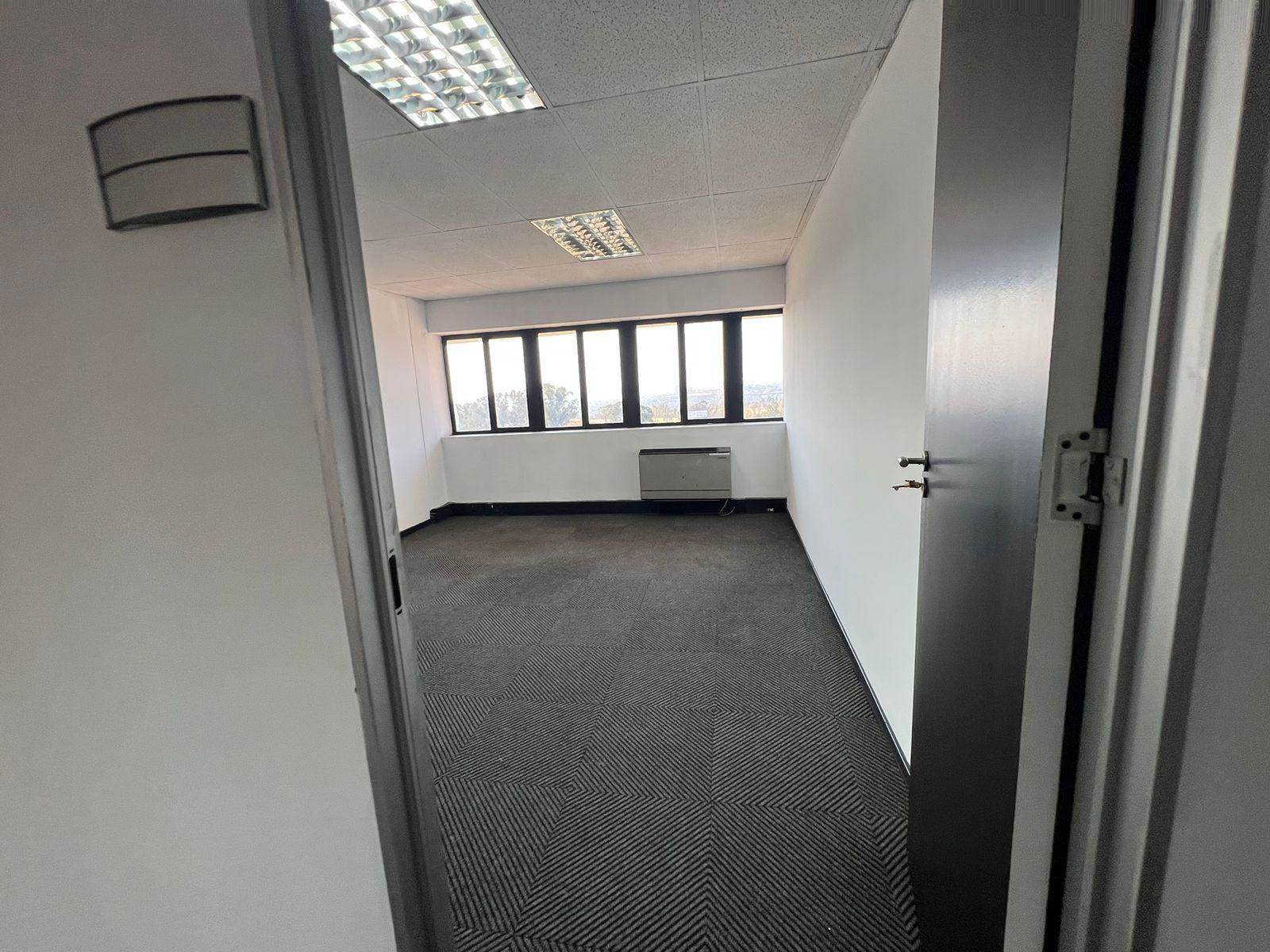 24  m² Commercial space in Rivonia photo number 10