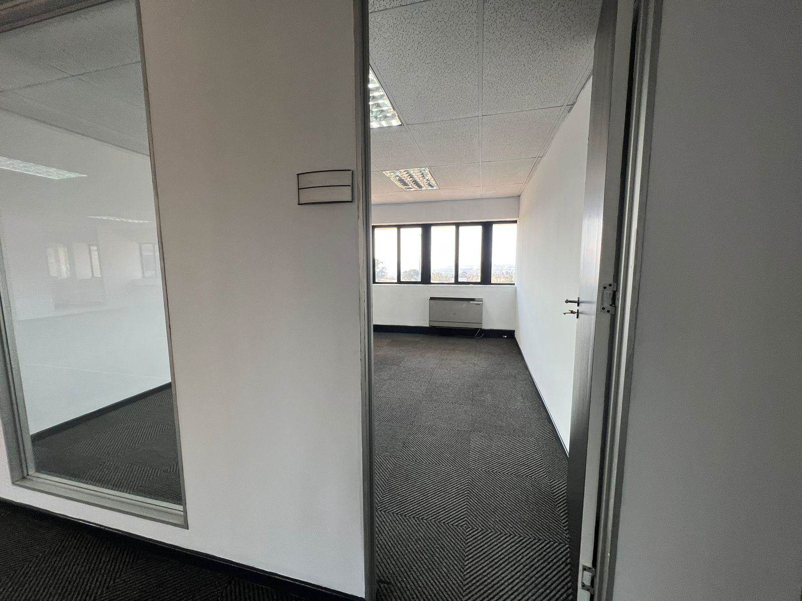 24  m² Commercial space in Rivonia photo number 9