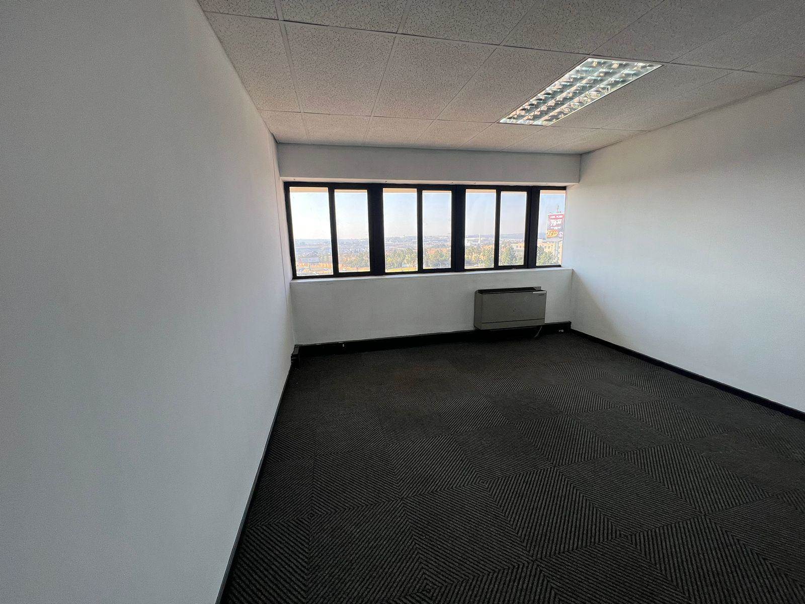 24  m² Commercial space in Rivonia photo number 23