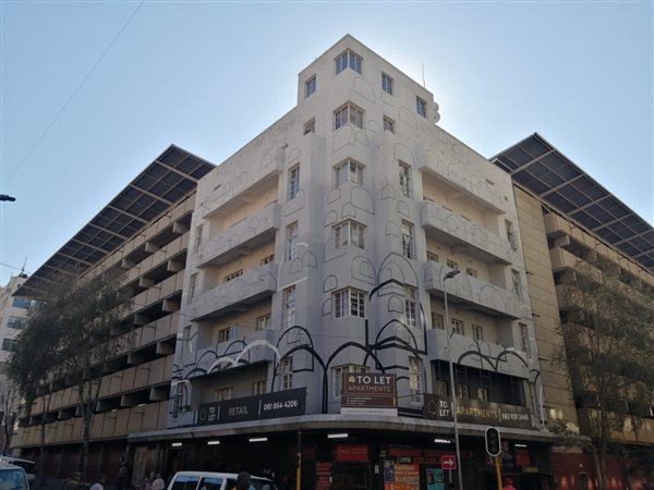 680  m² Commercial space