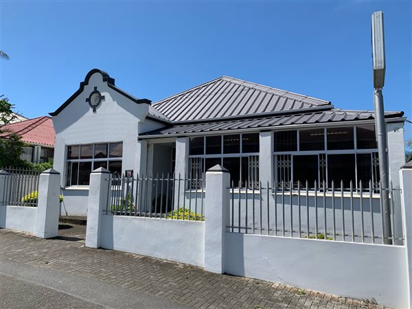 422 m² Commercial space 422 m² Commercial space