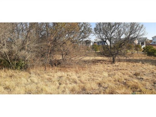 700 m² Land available in The Hills