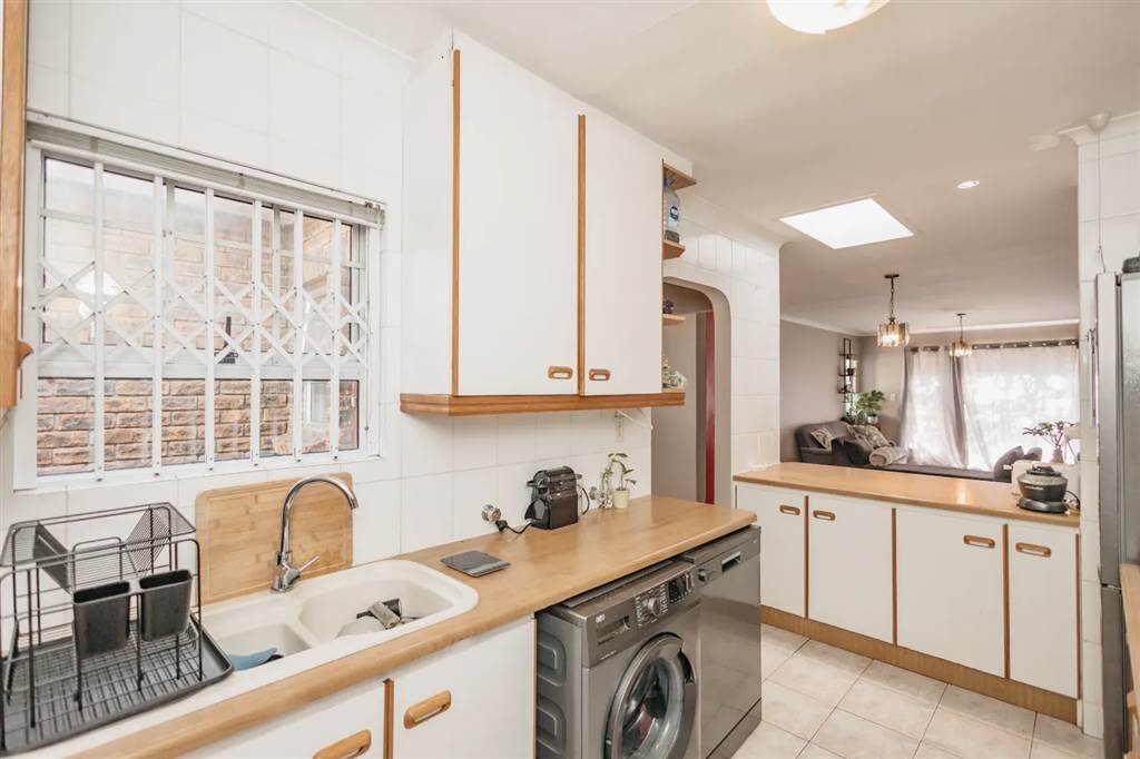 2 Bed Townhouse to rent in Kenridge RR4101371 Private Property