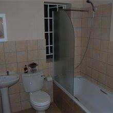 2 Bed Apartment in Halfway House photo number 6