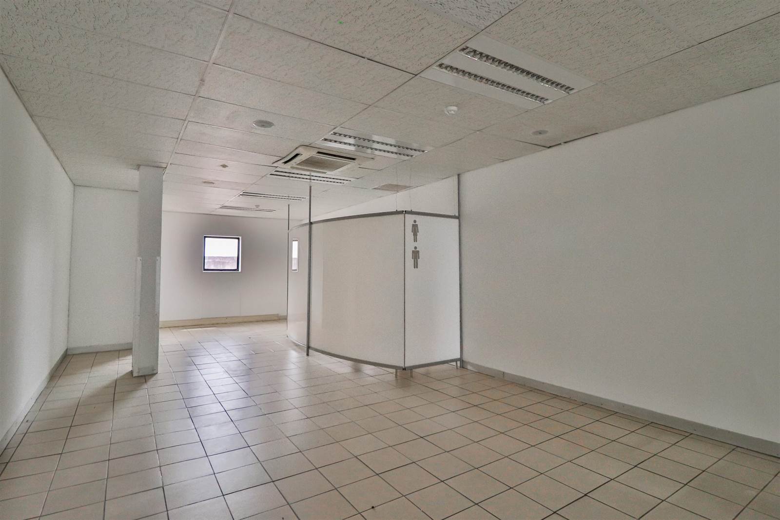 1915  m² Commercial space in Nelspruit photo number 19