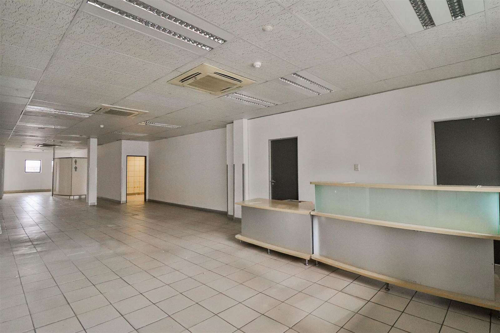 1915  m² Commercial space in Nelspruit photo number 17