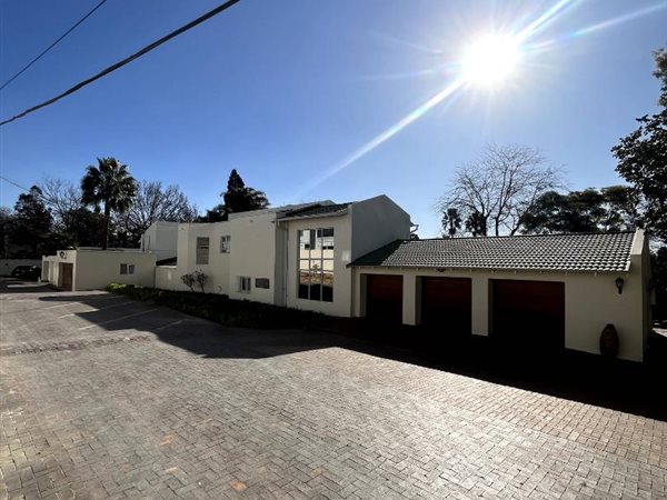 5 Bedroom House 5 Bedroom House