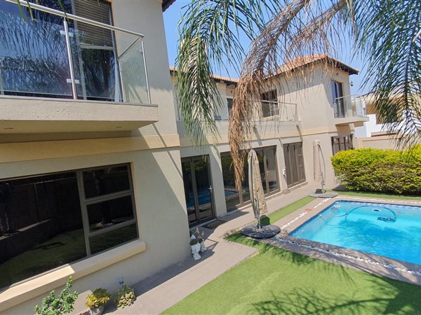 5 Bedroom House 5 Bedroom House