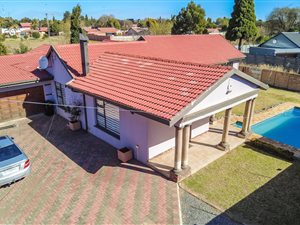 4 Bed House in Bardene