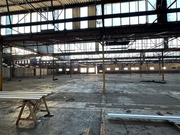 3 500  m² Industrial space