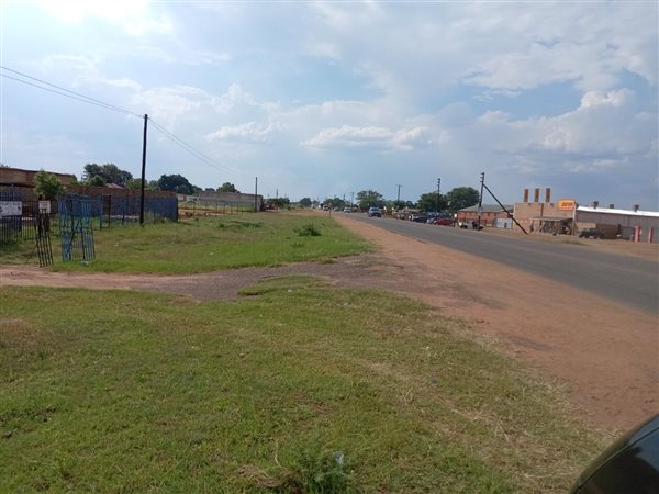 1600 m² Land available in Brits
