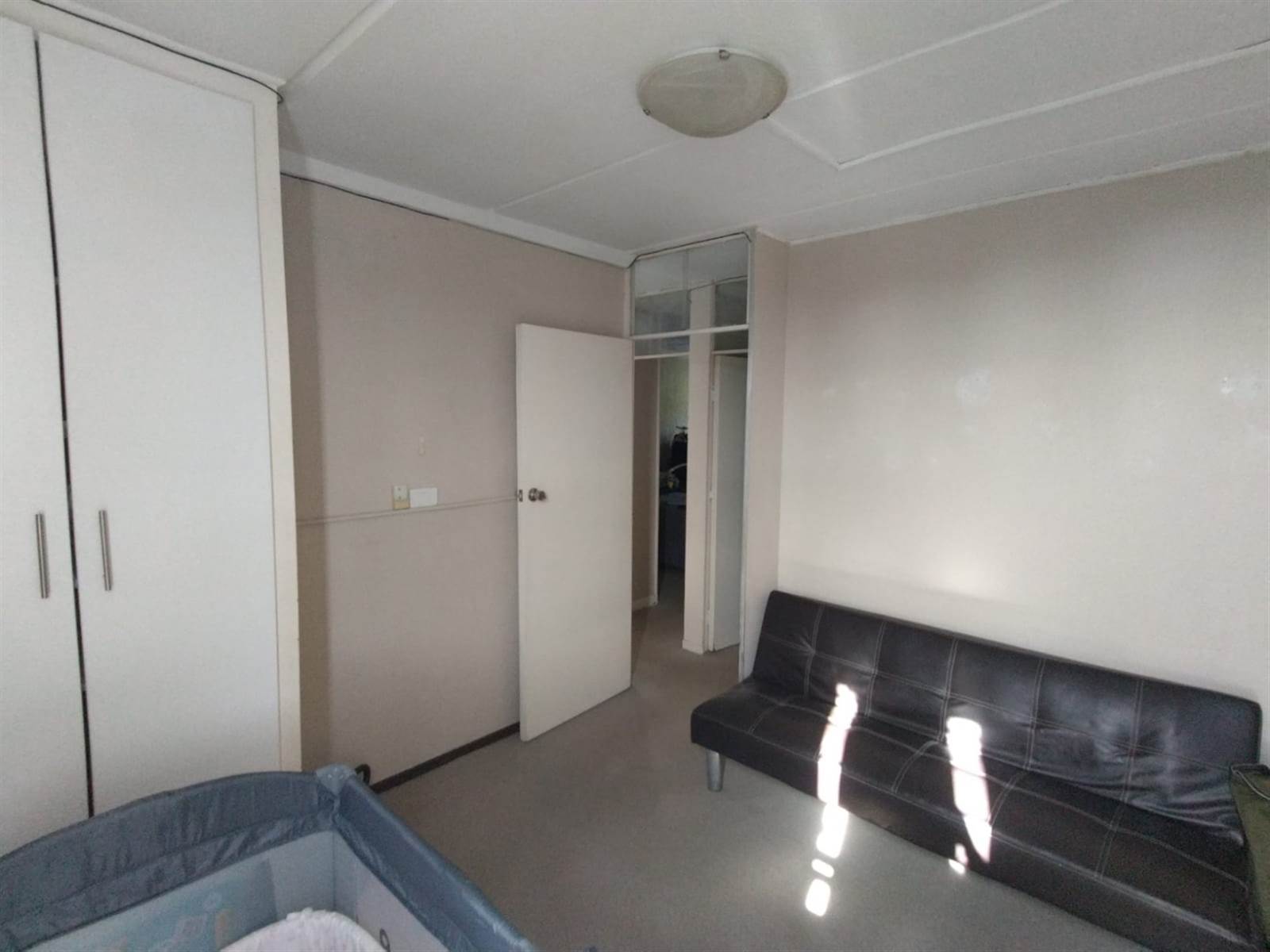 2 Bed Townhouse in Umgeni Park photo number 15