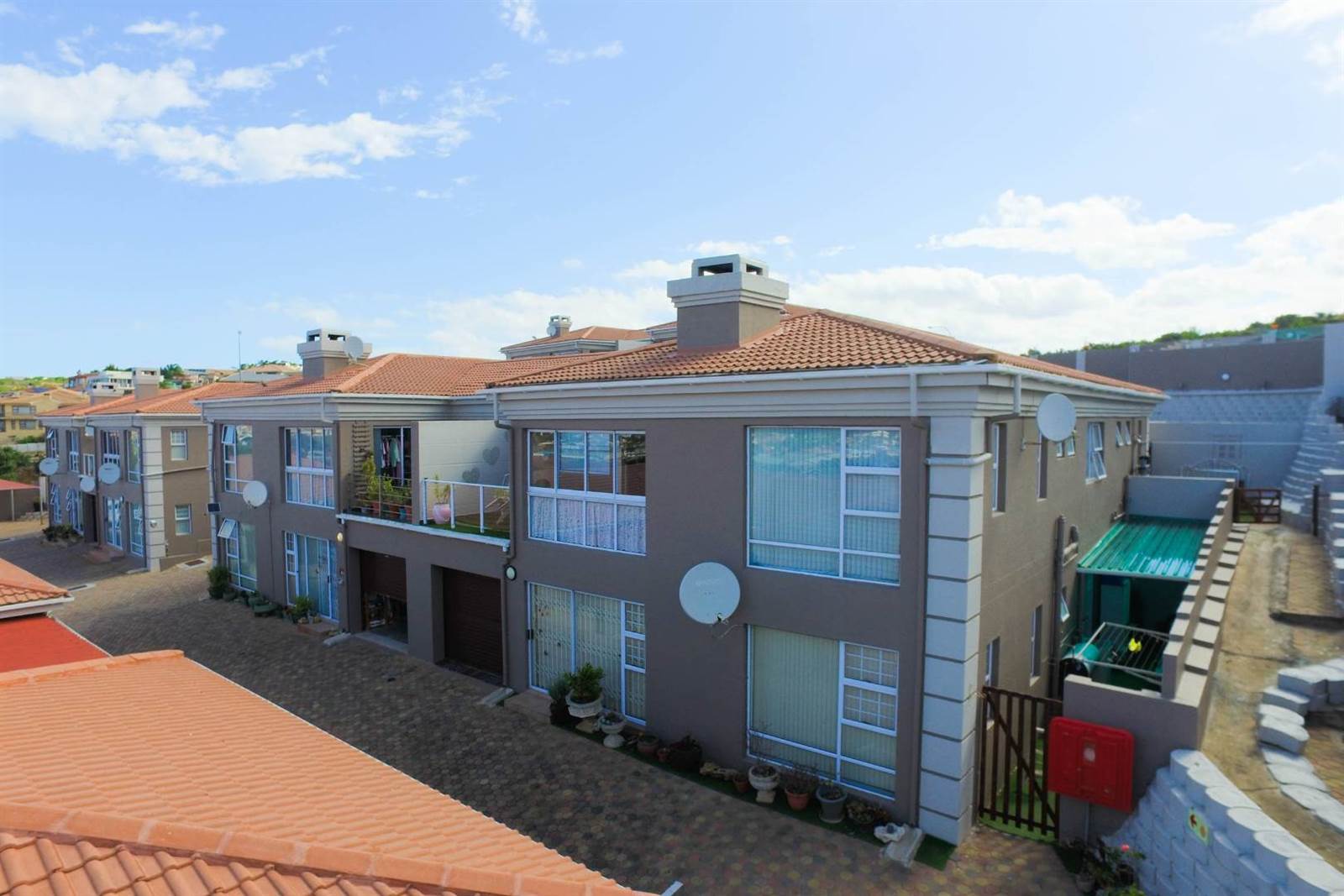 3 Bed Townhouse in Hartenbos Heuwels photo number 13