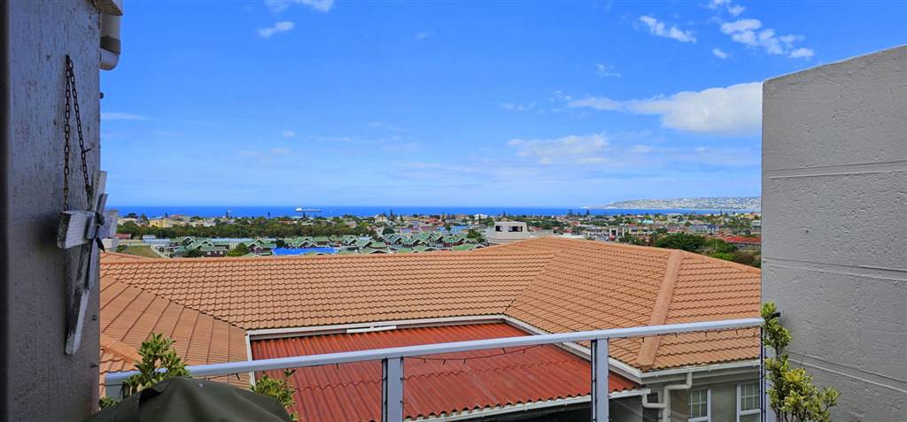 3 Bed Townhouse in Hartenbos Heuwels photo number 11