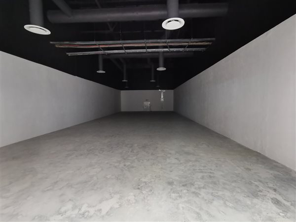 200  m² Retail Space