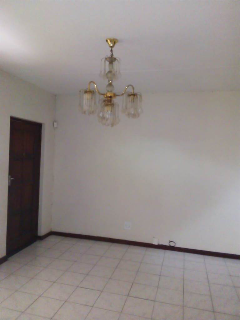 2 Bed Apartment in Scottsville photo number 6