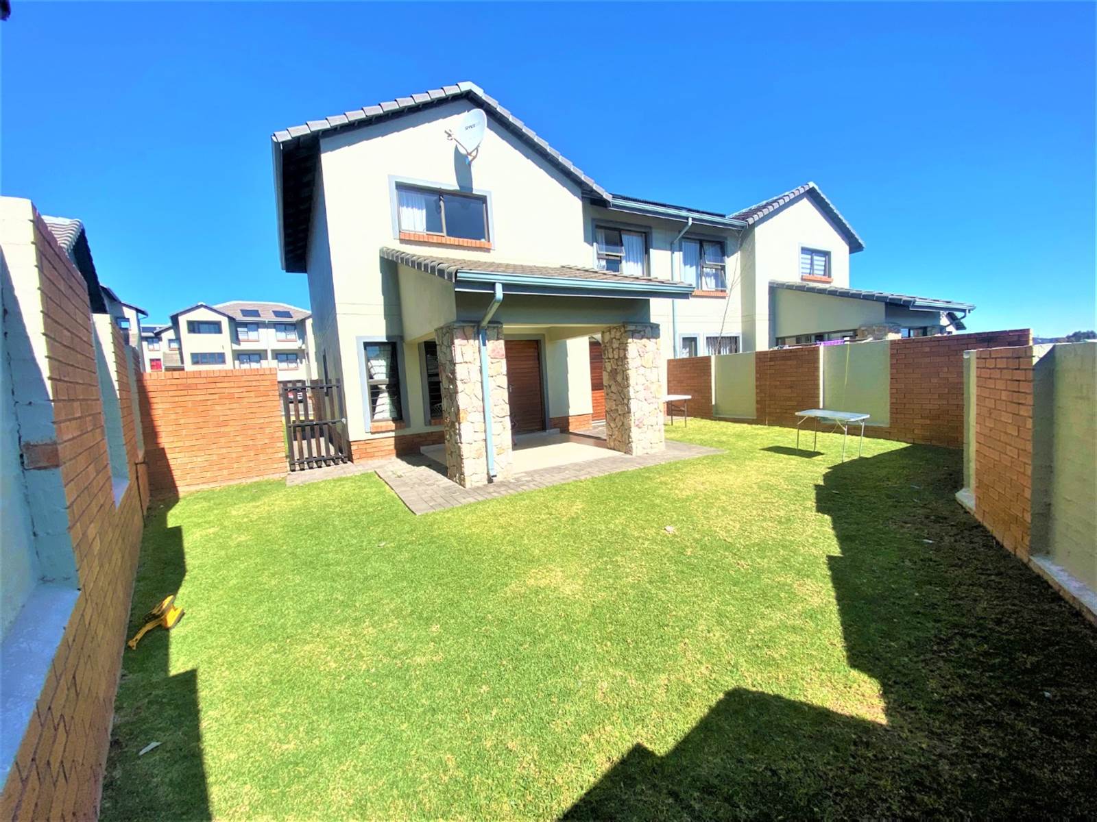 3 Bed Townhouse in Kyalami photo number 1