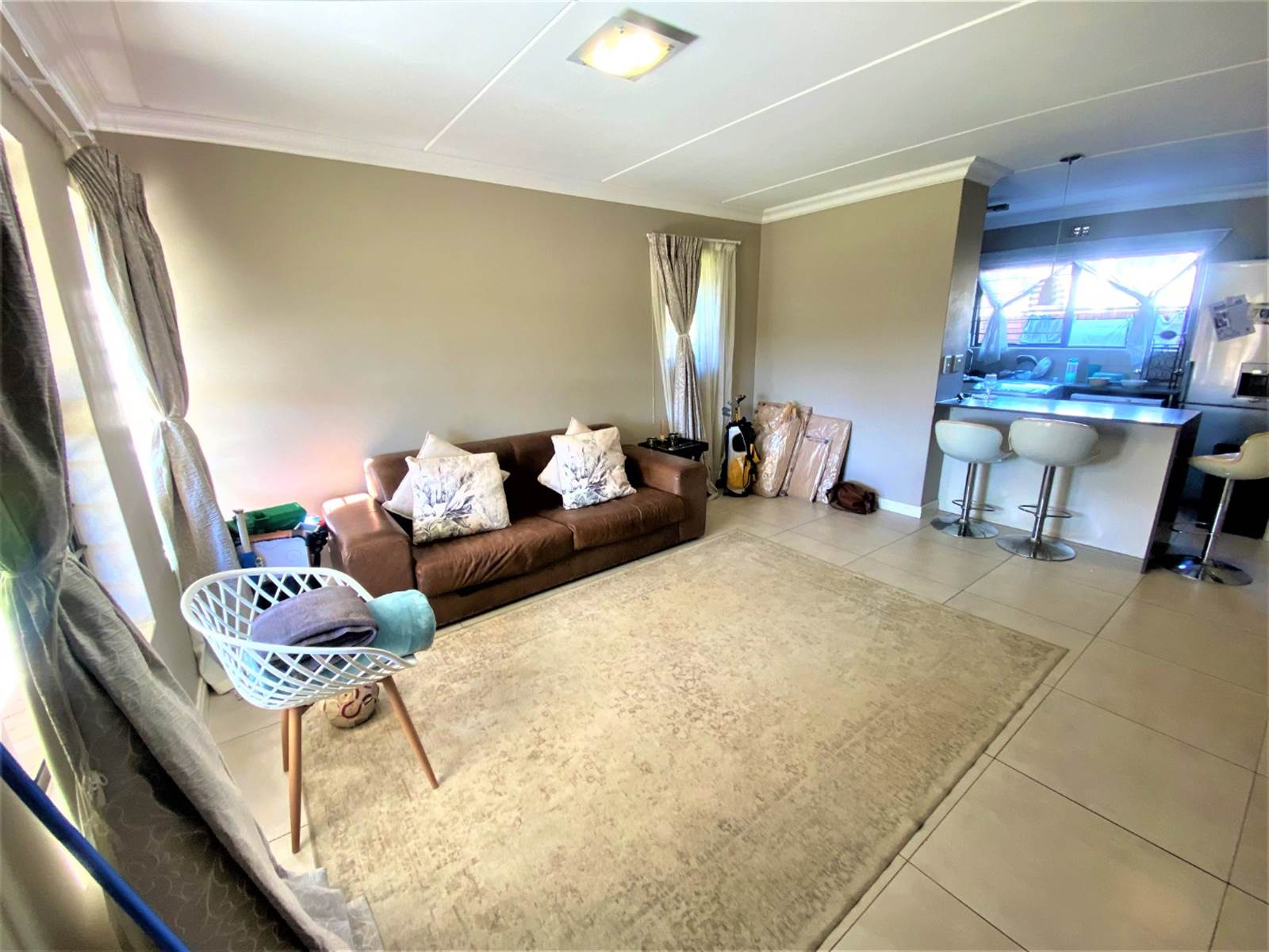 3 Bed Townhouse in Kyalami photo number 4
