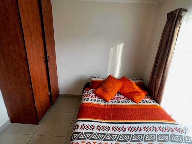 2 Bed Townhouse in Meredale photo number 7