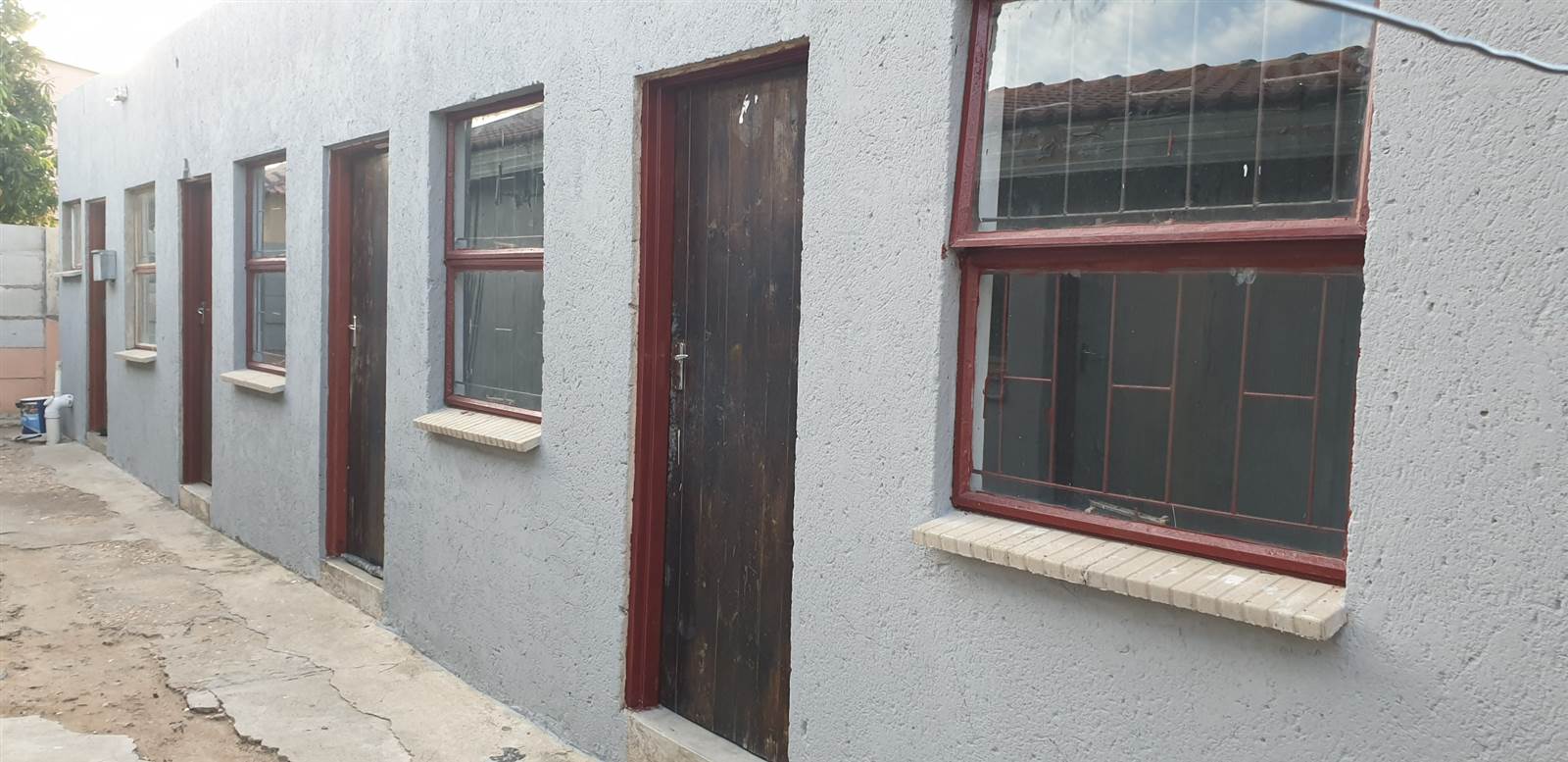 12 Bed House in Seshego photo number 6