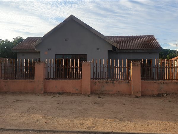 12 Bed House in Seshego