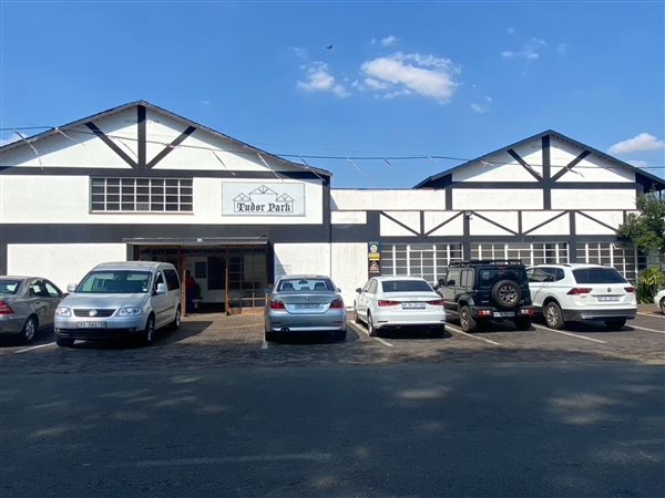 80  m² Office Space in Blairgowrie