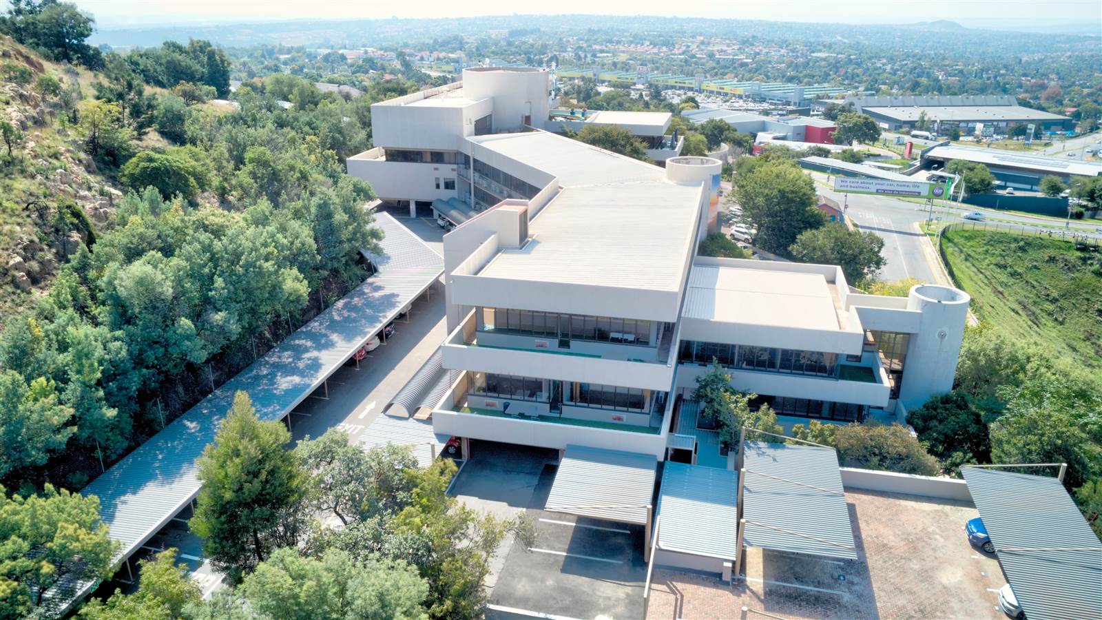 1592  m² Commercial space in Constantia Kloof photo number 1