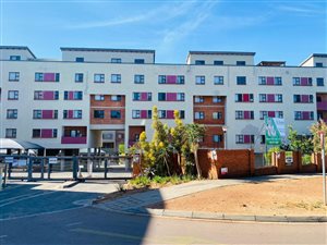 2 Bed Apartment in Die Hoewes