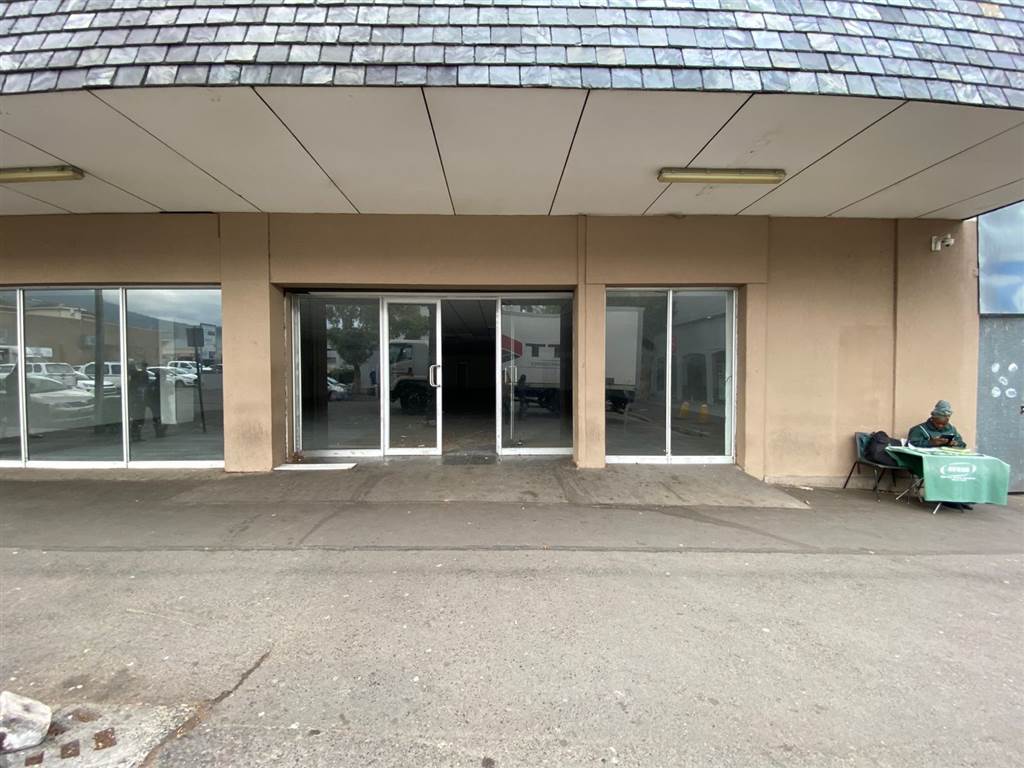 530 m² Retail Space 530 m² Retail Space