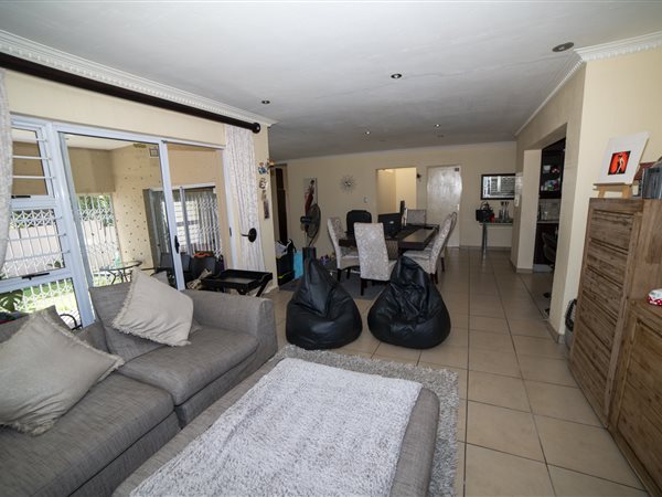 3 Bed Cluster in Buccleuch