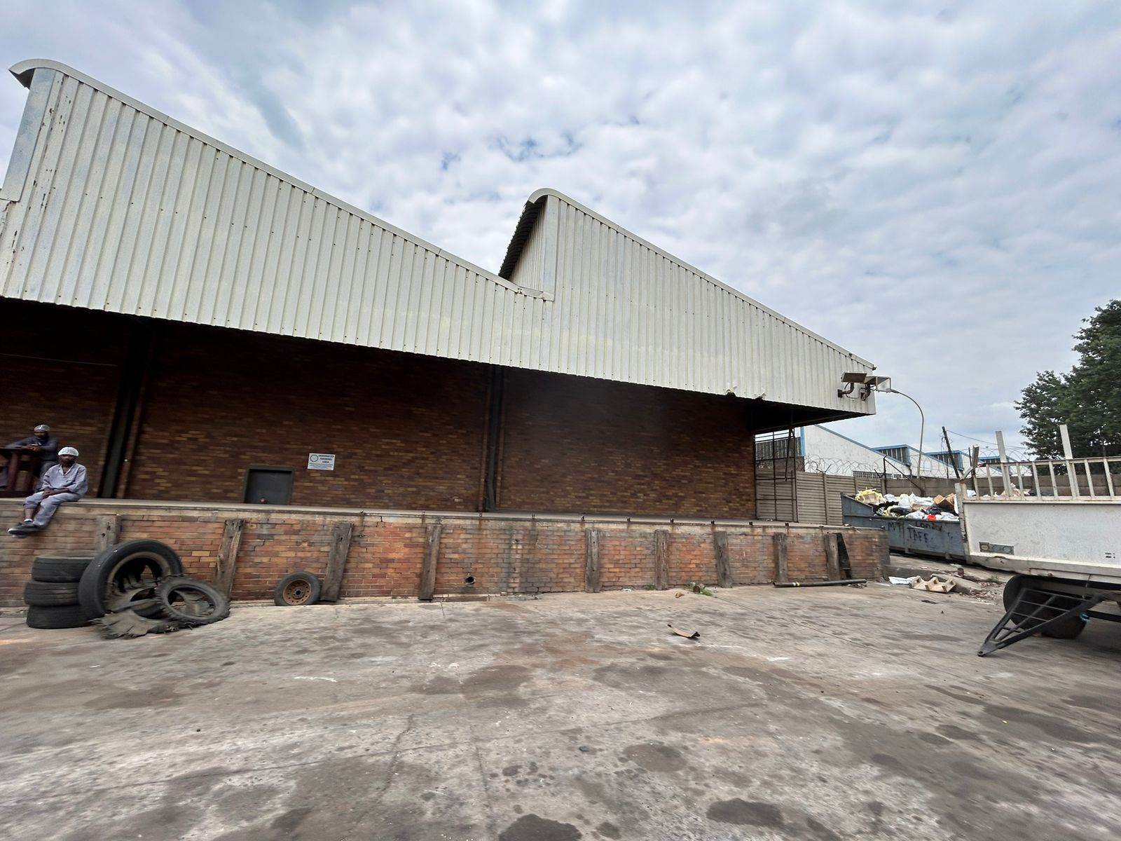 1000  m² Industrial space in Elandsfontein AH photo number 1