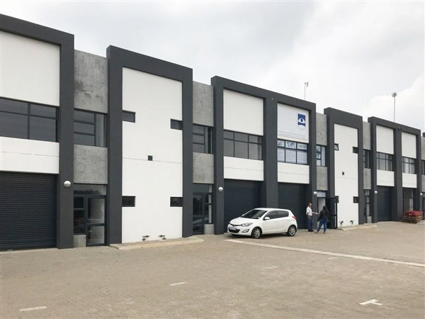 213  m² Industrial space