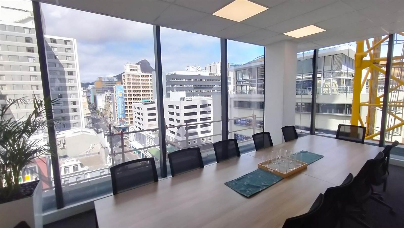 700  m² Office Space in Cape Town City Centre photo number 2