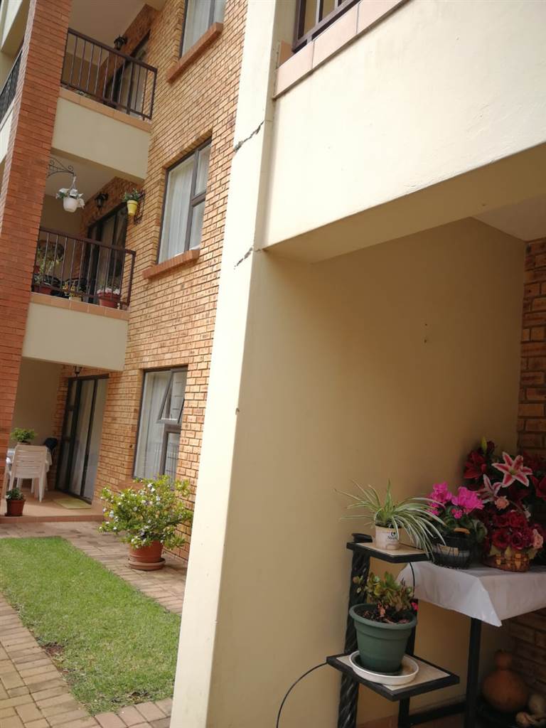 1 Bed Apartment in Benoni North photo number 2