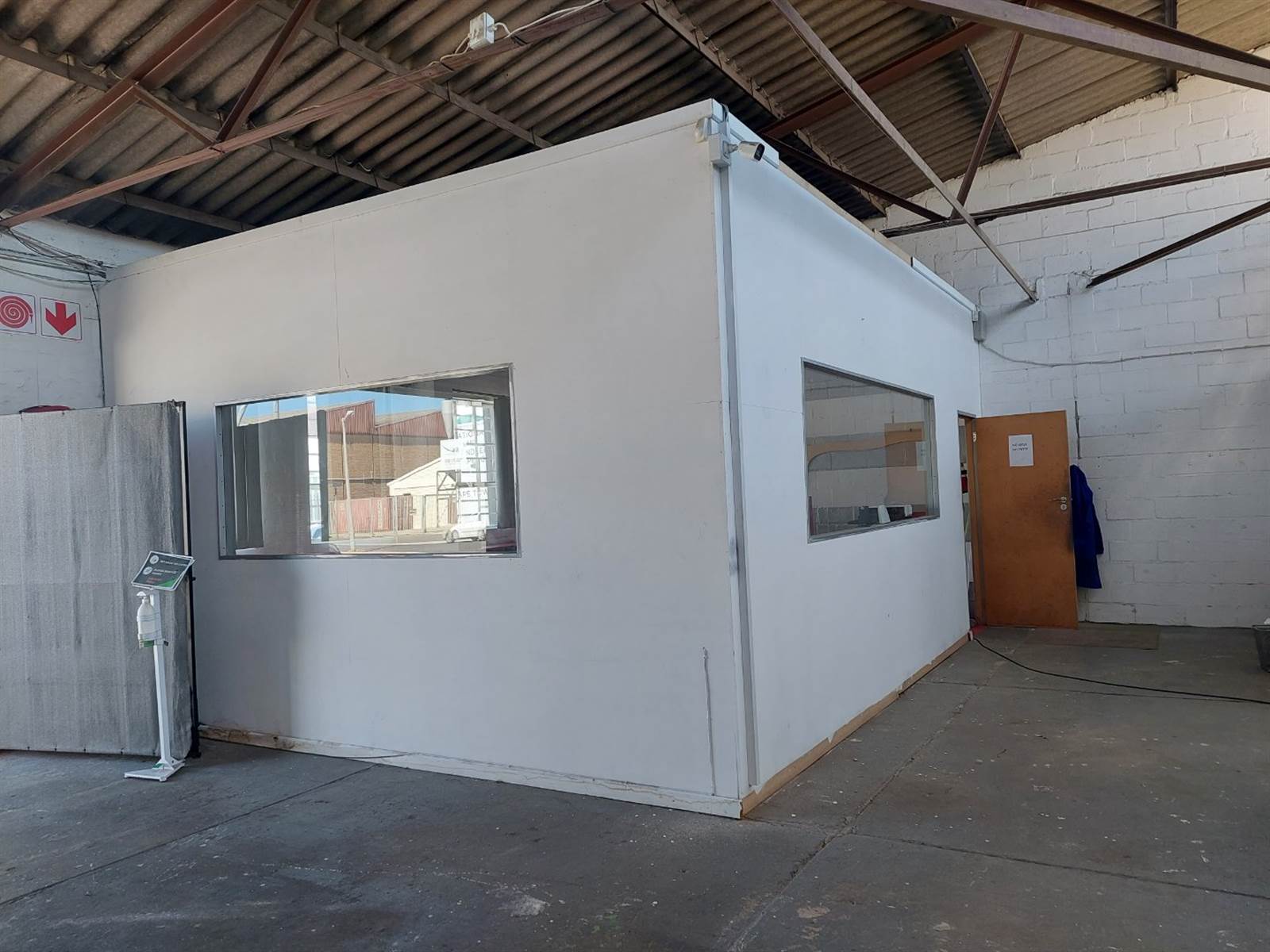 432  m² Commercial space in Paarden Eiland photo number 11
