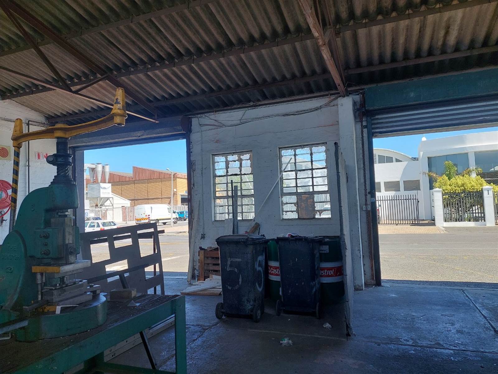 432  m² Commercial space in Paarden Eiland photo number 3