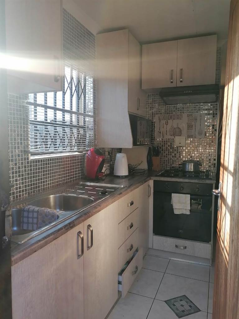 2 Bed House in Riverlea photo number 4