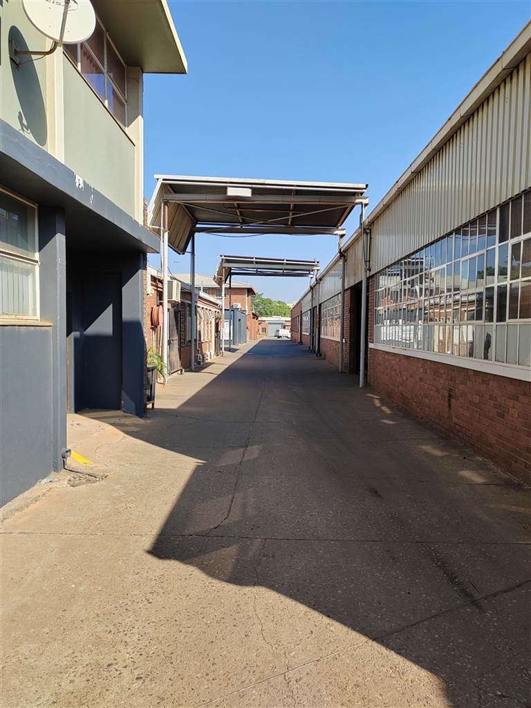 9000  m² Commercial space in Waltloo photo number 16