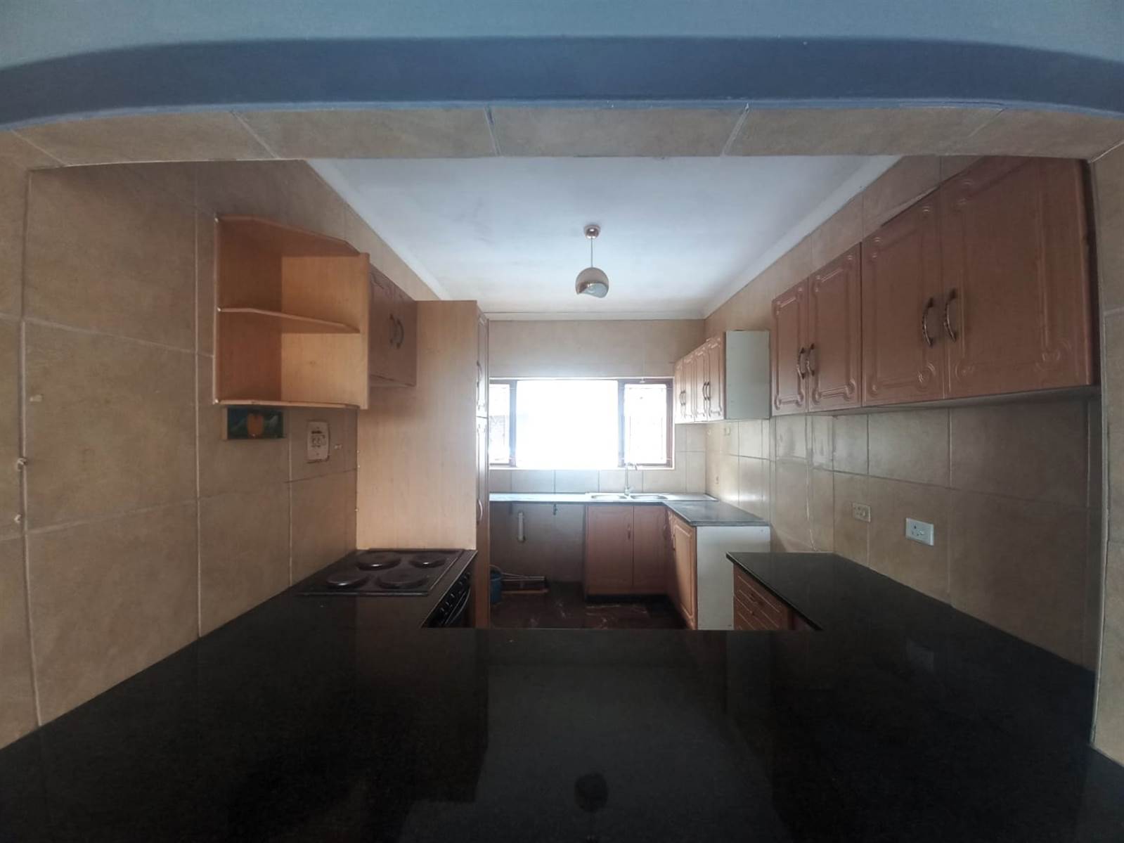 2 Bed Apartment in Umkomaas photo number 4