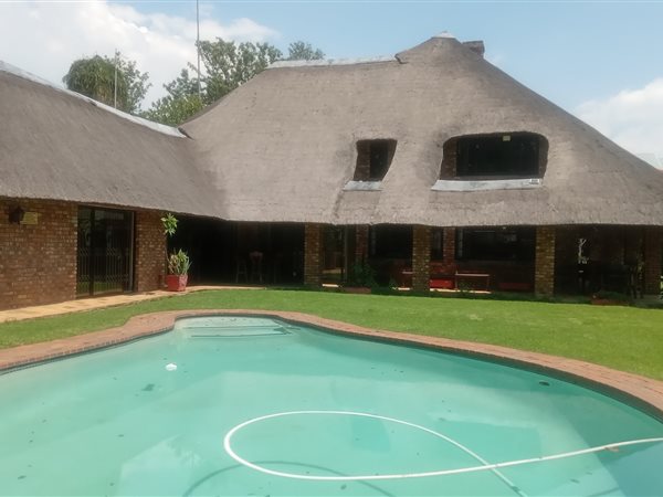19 Bedroom House 19 Bedroom House