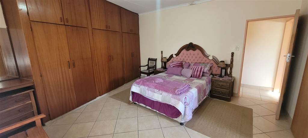 4 Bed House in Modimolle photo number 8
