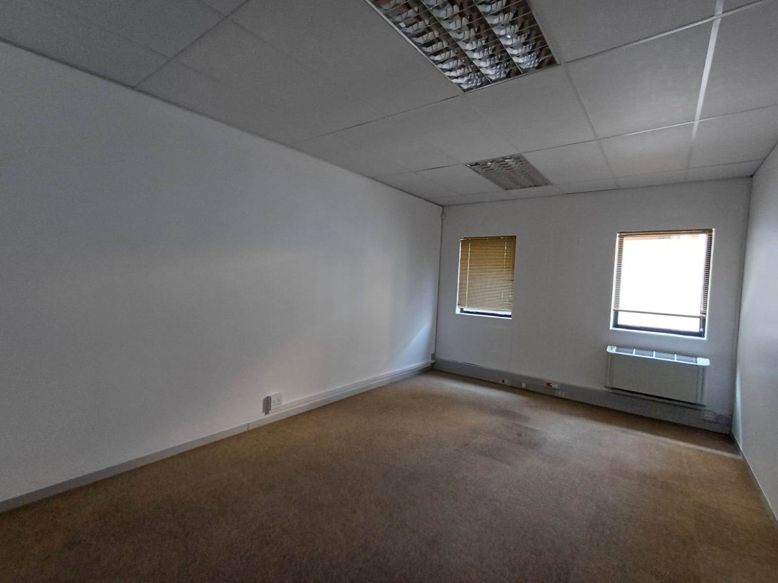 180  m² Office Space in Bendor photo number 11