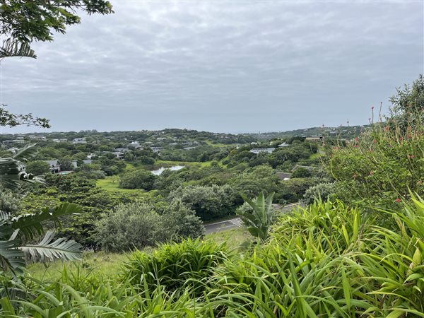 1 605 m² Land