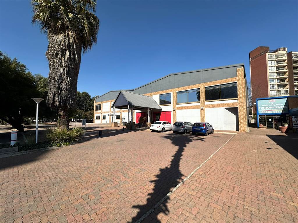 3 162 m² Commercial space for sale in Lambton | T4712257 | Private Property