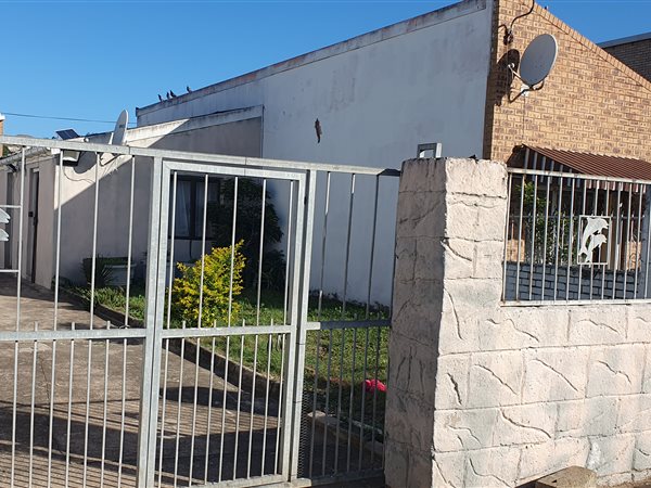 2 Bedroom House 2 Bedroom House