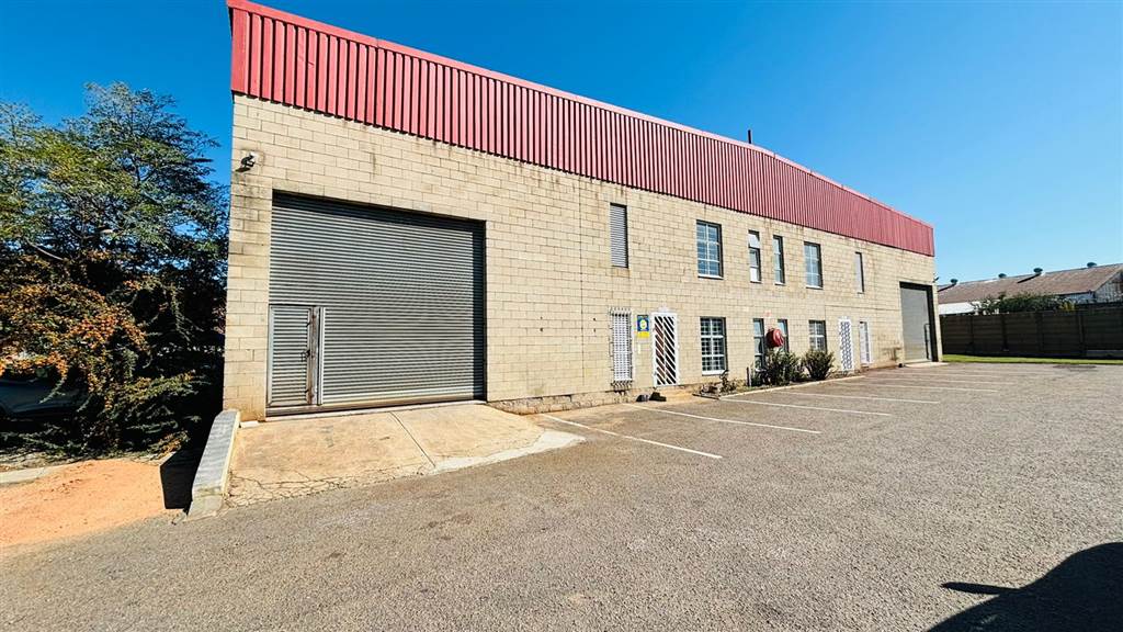 220  m² Industrial space in Krugersdorp North photo number 2