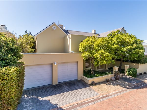 5 Bed House in Silvertree Estate