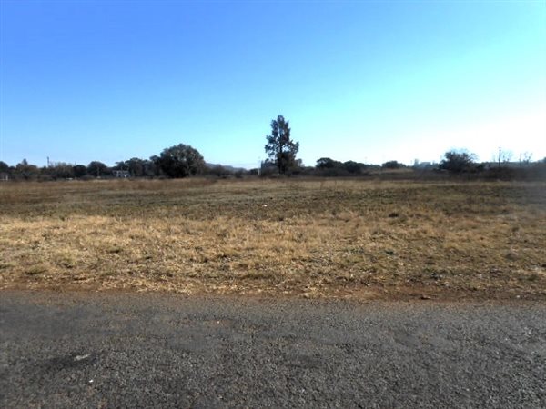 2 m² Land available in Kookrus