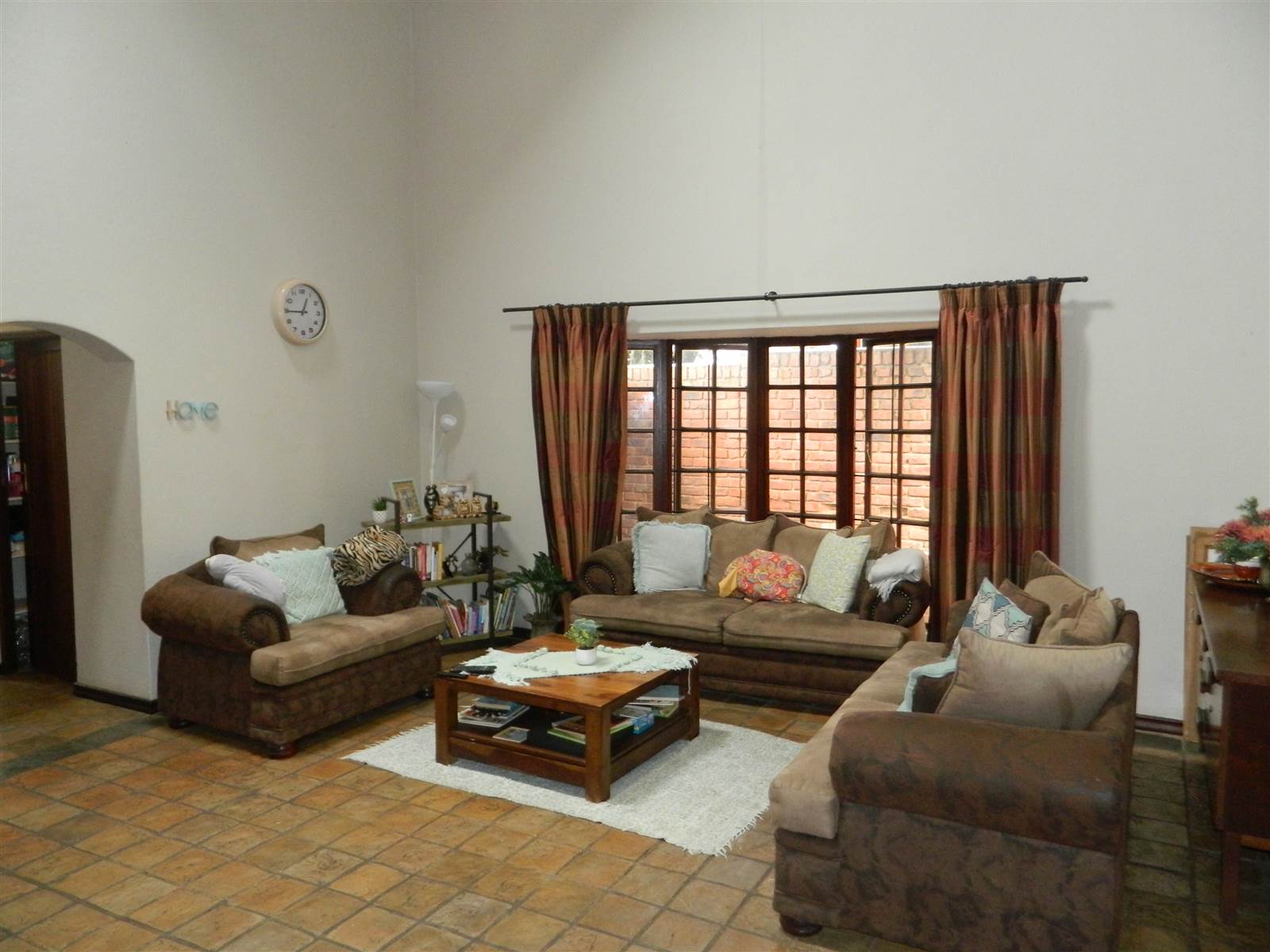 4 Bed House in Silver Lakes Golf Estate photo number 5