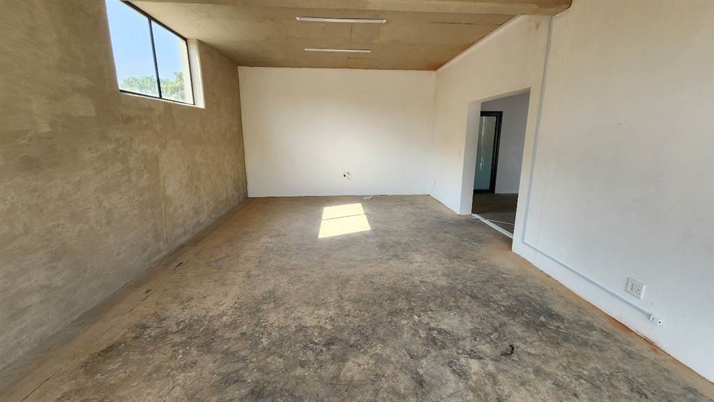 74  m² Commercial space in Ashlea Gardens photo number 5